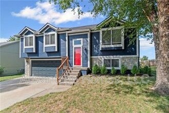 Building Photo - 11516 N Windsor Ave