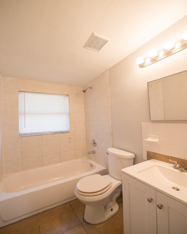 Foto del edificio - NEW PRICE! 2/1 AVAILABLE NOW!