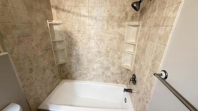 Foto del edificio - 325 Charred Oak Ct