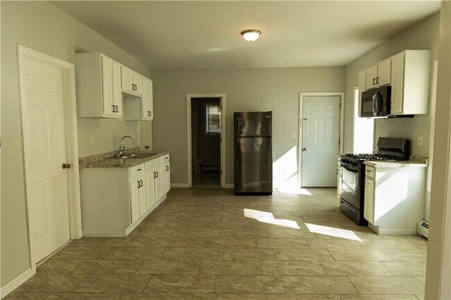 Foto del edificio - 287 Manton Ave