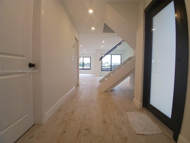 Foto del edificio - 1070 SW 135th Pl