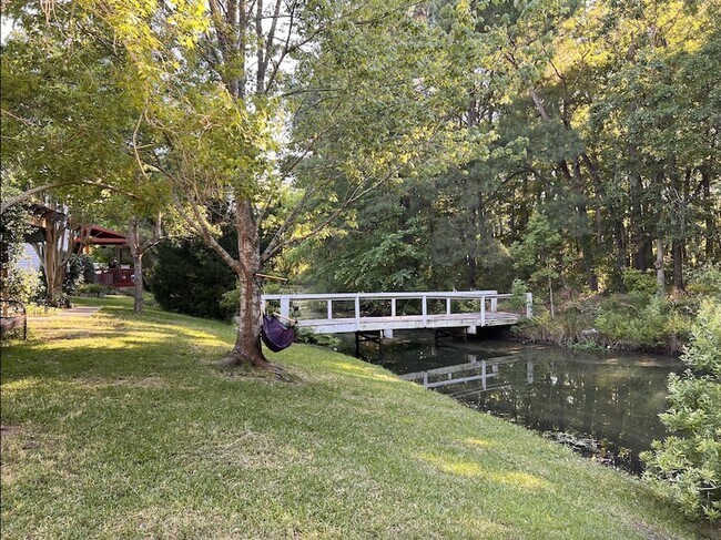 Foto del edificio - 1721 Fox Ridge Ct