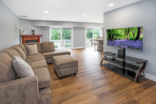 Foto del edificio - 56 Woods Edge Dr