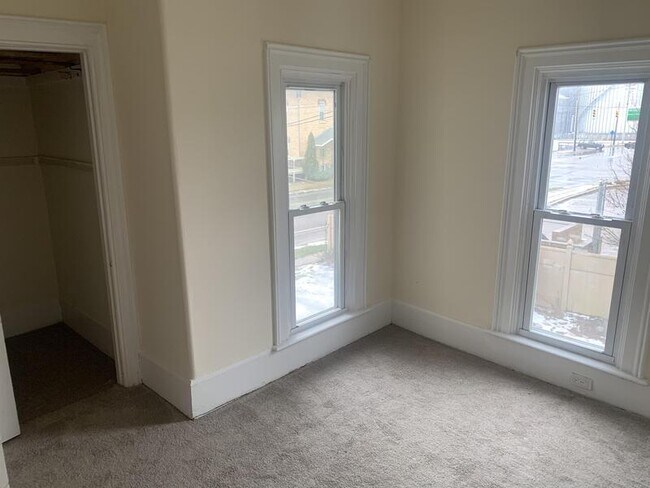 Foto del edificio - 118 N Hudson St SE