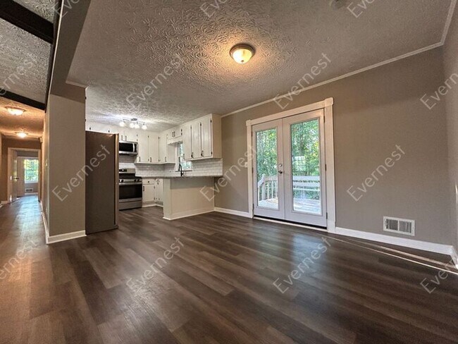 Foto del edificio - 2699 Raven Trail NE