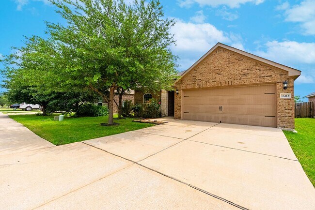 Foto del edificio - Beautiful 3 bedroom, 2 bathroom home in Manor!!!