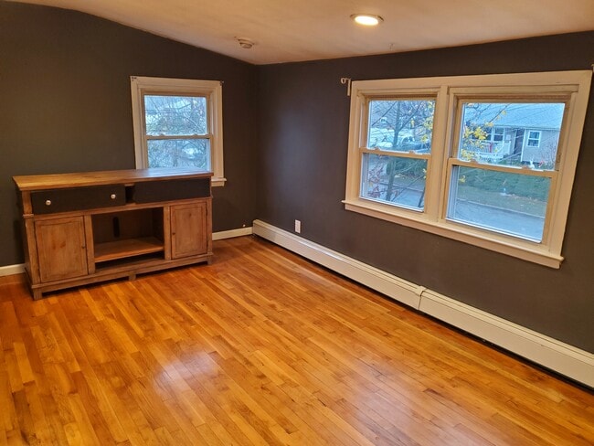 Building Photo - 239 Hilltop Dr