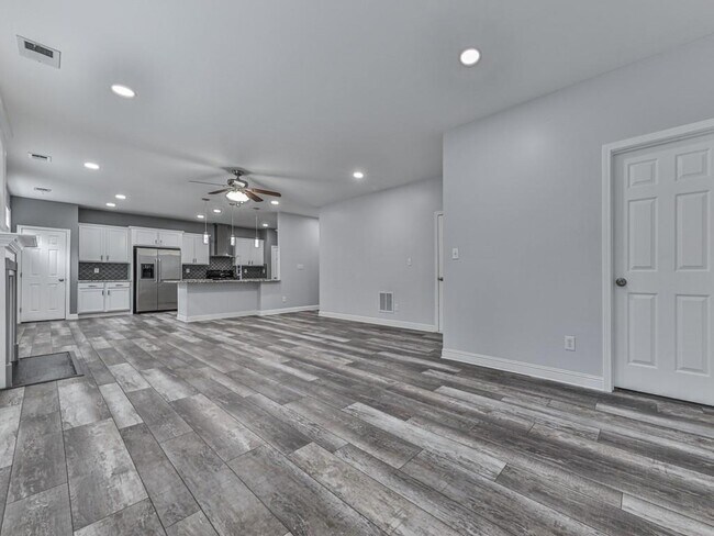Building Photo - 3745 Clear Lake Way Northwest