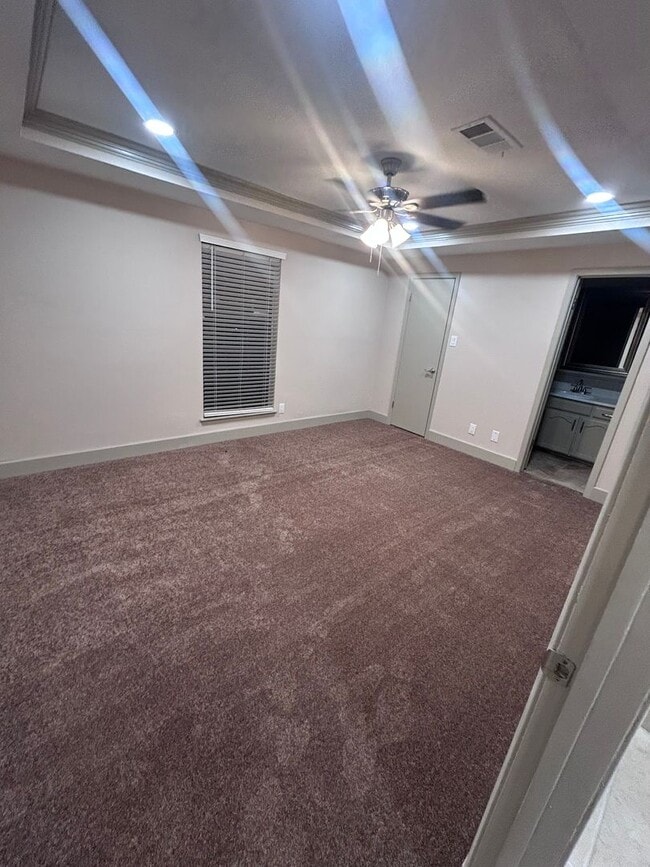 Foto del edificio - Newly Renovated 2 Bedroom, 2 Bath Duplex — Move-In Ready!