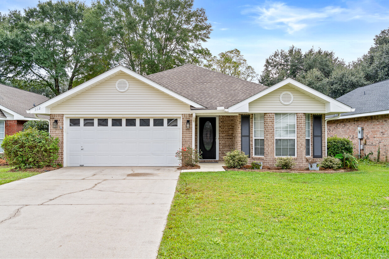 Outside - Front - 112 Covey Run Pl