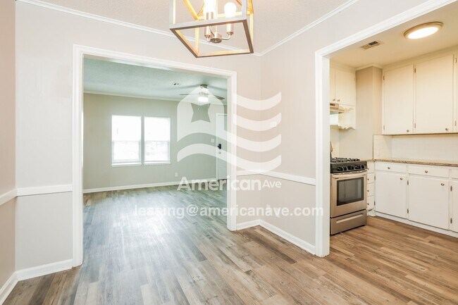 Foto del edificio - 4923 E Easton St