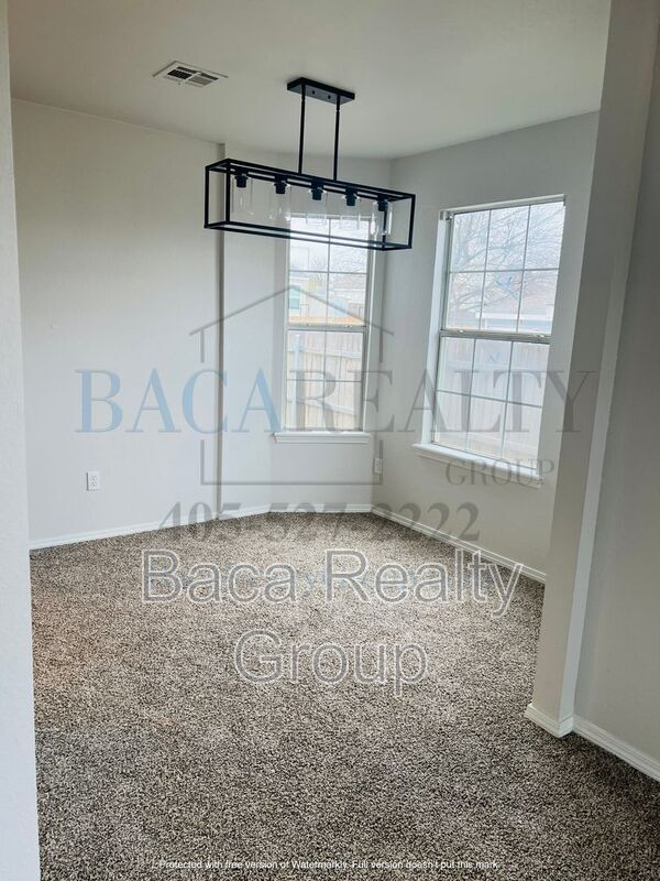 Building Photo - 1044 Shadowlake Rd