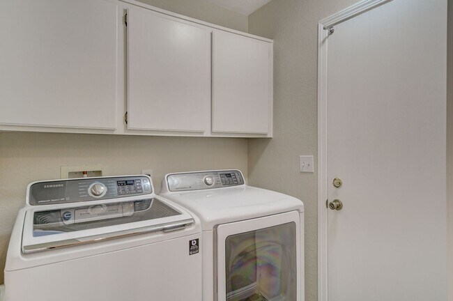 Building Photo - 1331 Frost Flower Dr