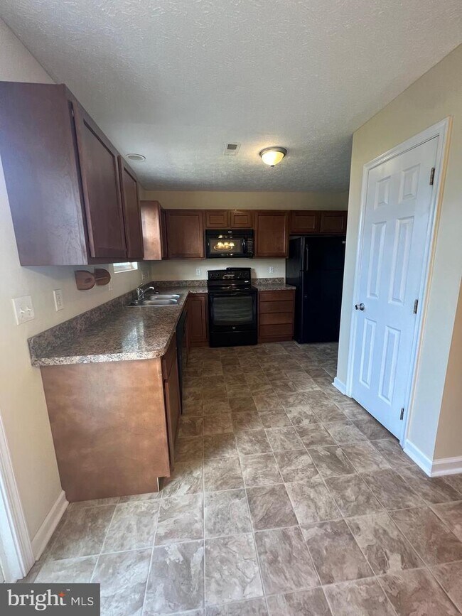 Foto del edificio - 28 Toad Stool Ln