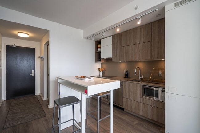 Building Photo - 125 Peter St