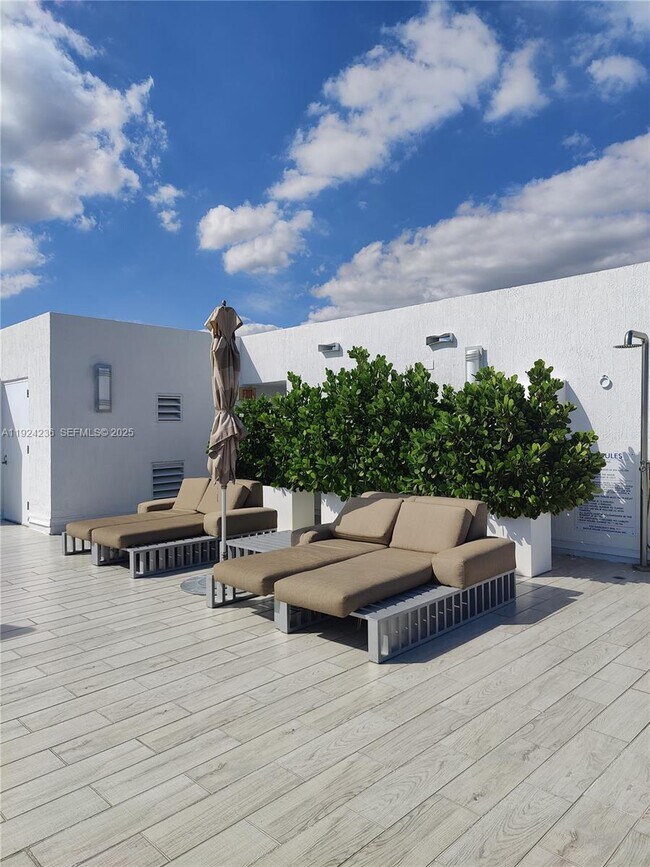 Foto del edificio - 4250 Biscayne Blvd