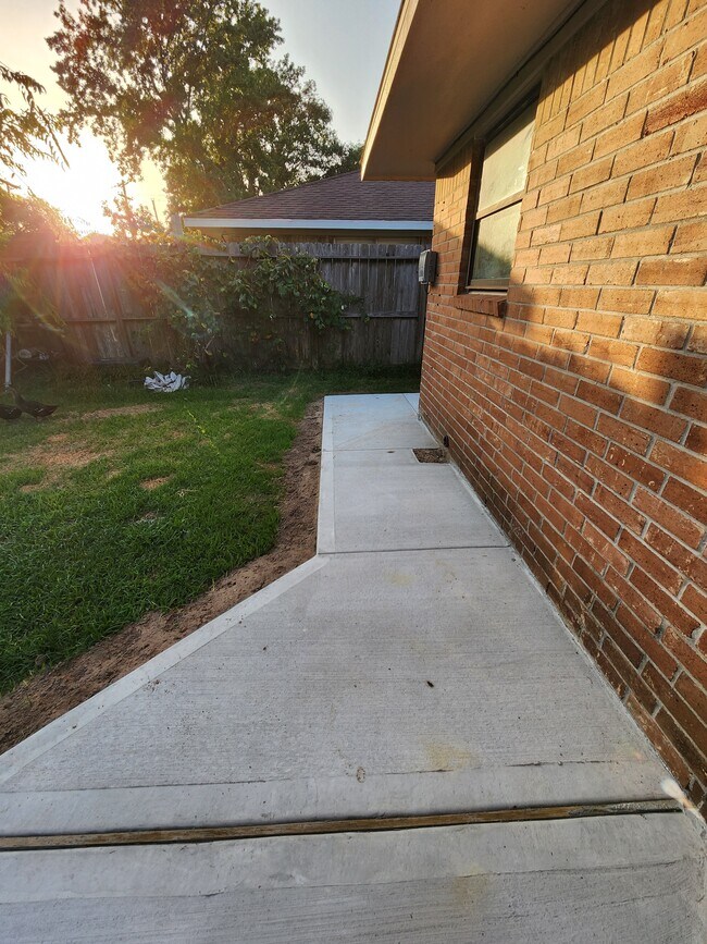 Foto del edificio - 405 Tiegs St