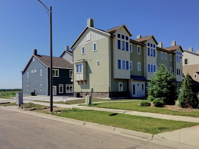 Primary Photo - Kamrose Crossing Townhomes