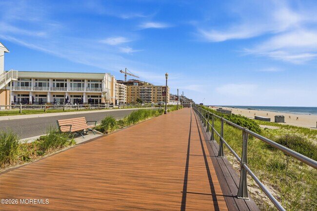 Foto del edificio - 448 Ocean Ave N
