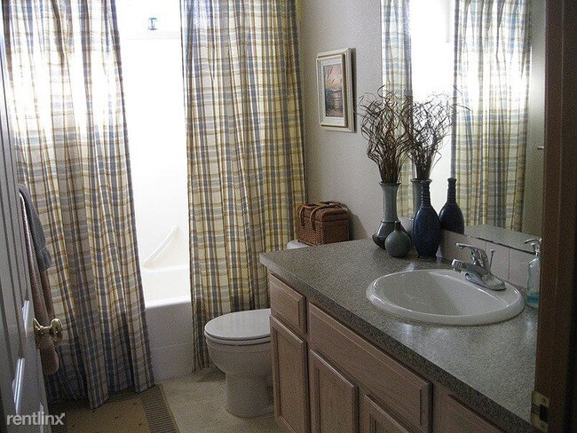 Foto del edificio - 4 br, 3 bath House - 4736 Bedford Avenue