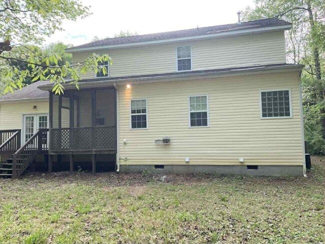 Foto del edificio - 2611 Meadow Ln