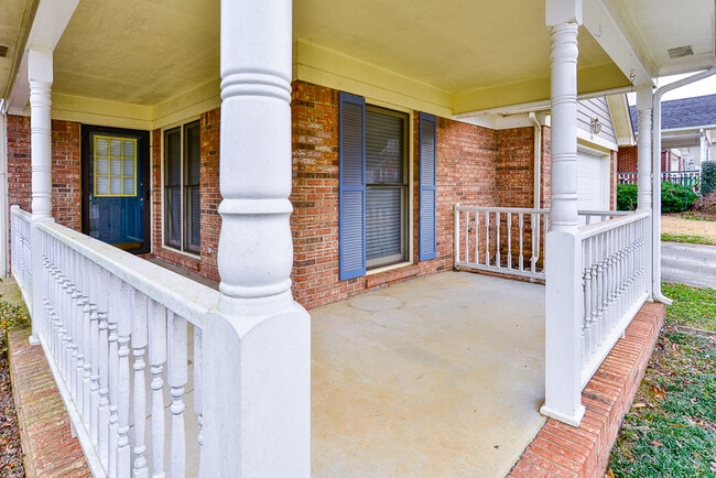Building Photo - 149 Hollington Dr NE