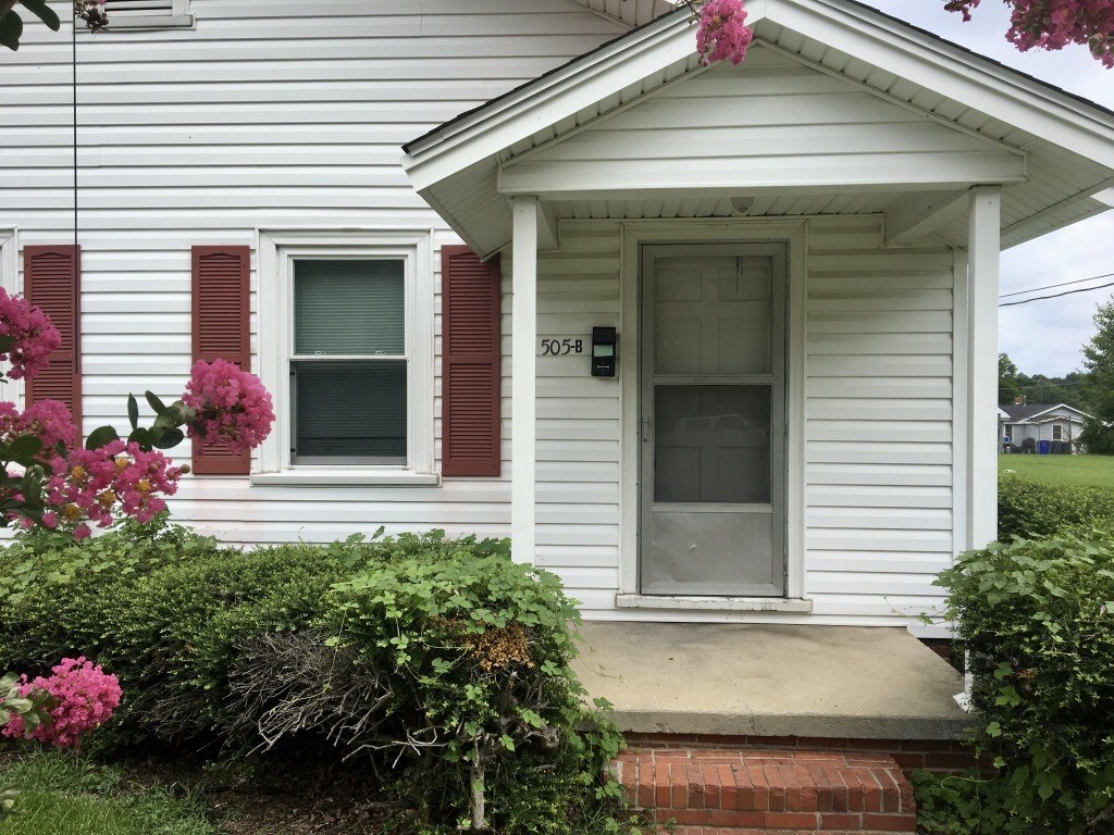 505 E Holmes St, Benson, NC 27504 Townhome Rentals in Benson NC