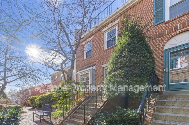 Foto del edificio - 786 N Vermont St