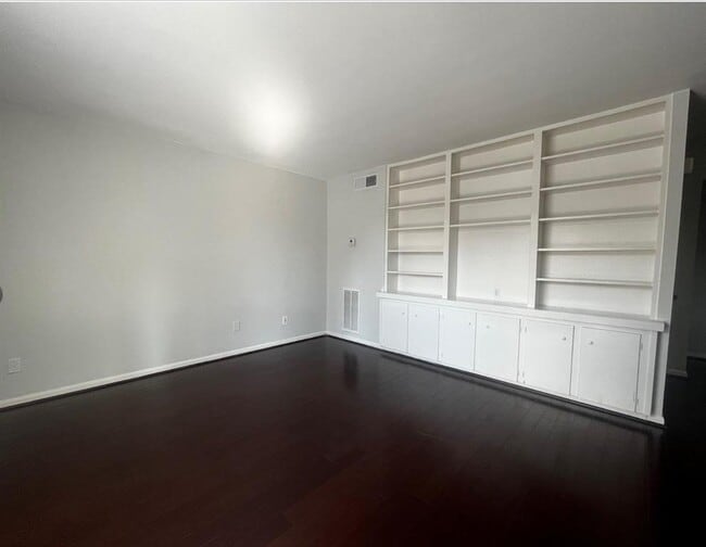 Building Photo - 5123 Del Monte Dr