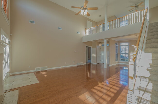 Foto del edificio - 1655 Kings Pond Cove