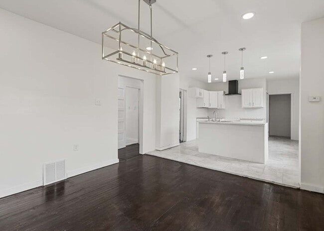 Building Photo - 3012 Lothrop