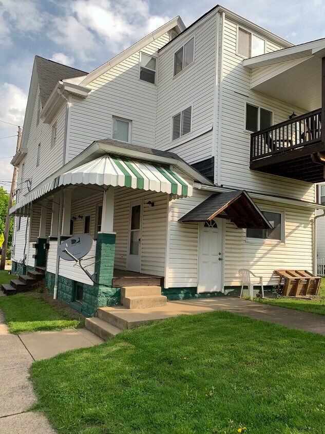 40 Avenue B Unit 3, Latrobe, PA 15650 Apartments in Latrobe, PA