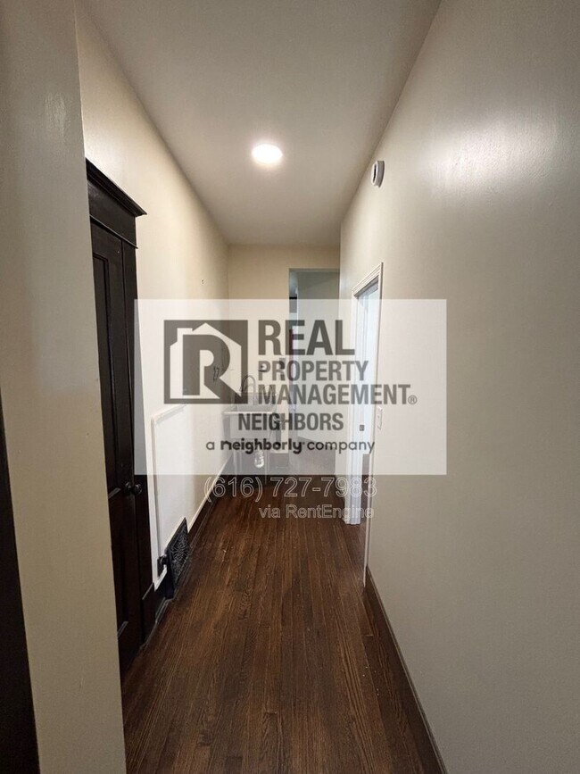 Foto del edificio - 216 Lafayette Ave NE