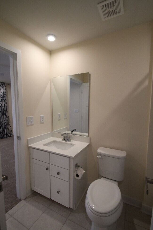 Foto del edificio - Exclusively Offered by Muse Realty, LLC