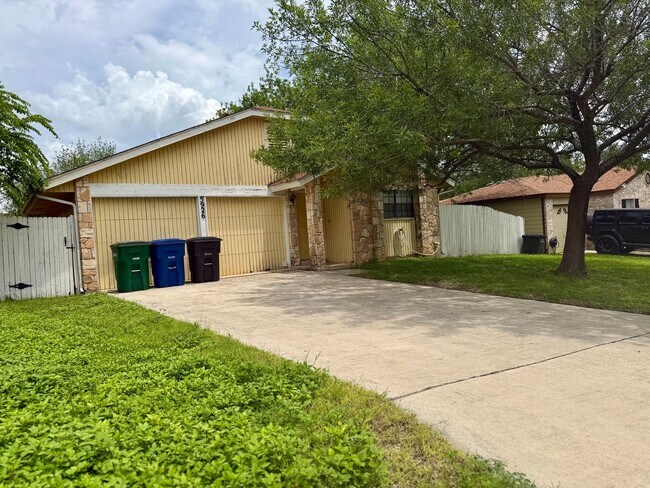 Building Photo - Charming Single-Story Home Near 1604 & Culebra