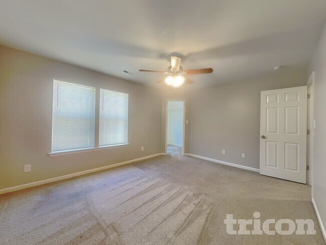 Building Photo - 9835 Veronica Dr