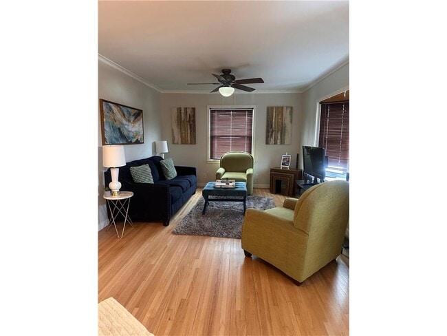 Foto del edificio - 629 E 67th St