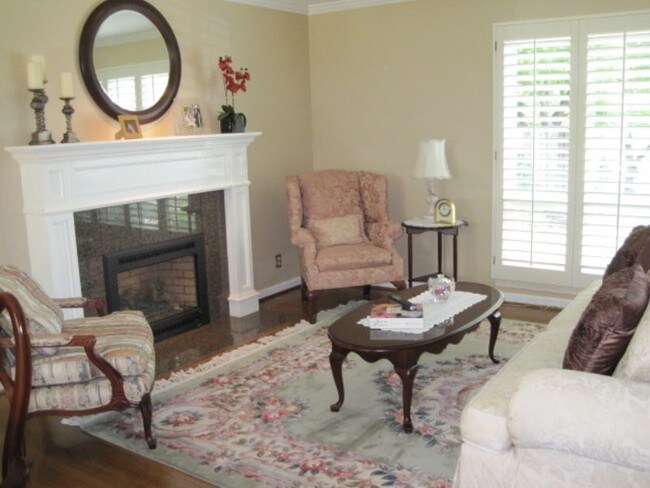 Foto del edificio - 3122 Sugarberry Ct