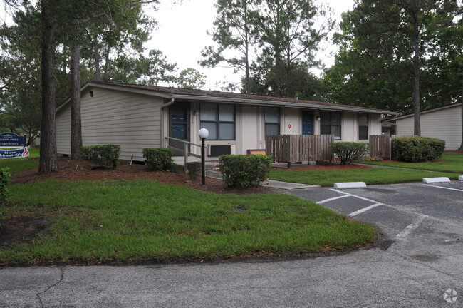 Building Photo - Hidden Pines Apartments