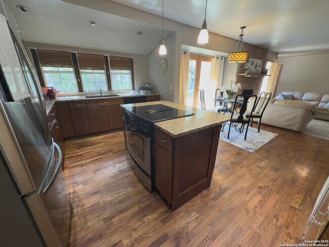 Foto del edificio - 11022 Dreamland Dr