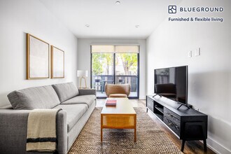 Building Photo - 129 S Kings Rd