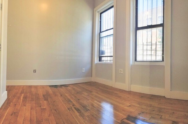 Foto del edificio - 1364 Sterling Pl