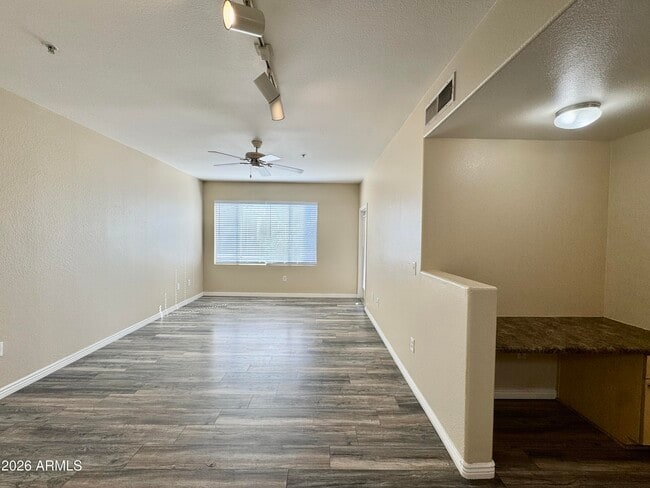 Foto del edificio - 18416 N Cave Creek Rd