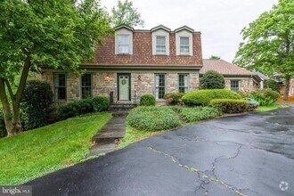 Building Photo - 6034 Chesterbrook Rd