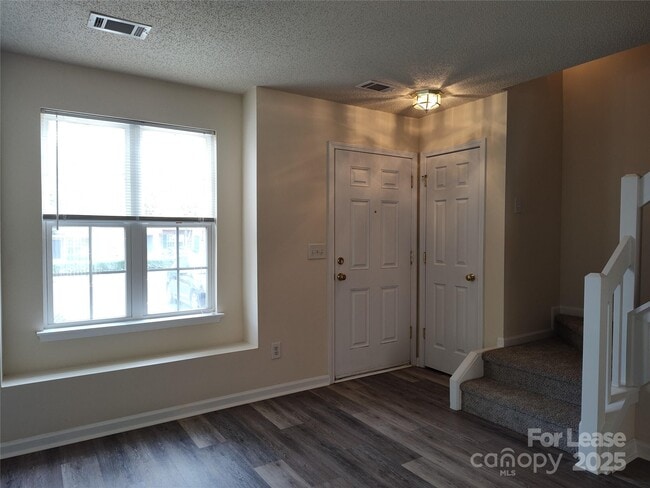 Building Photo - 3209 Blythe Ridge Ct