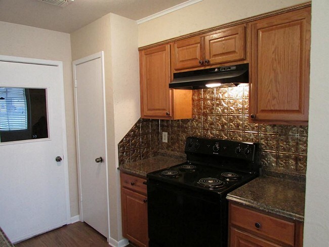 Building Photo - 2521 Waterwood Ln