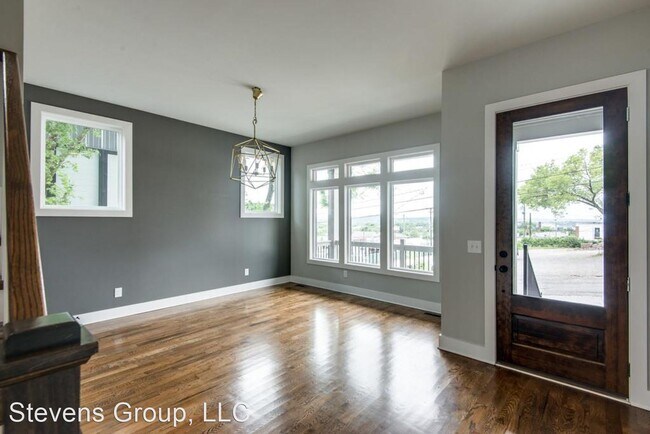 Building Photo - 3 br, 2.5 bath House - 410  37th Ave N Unit A