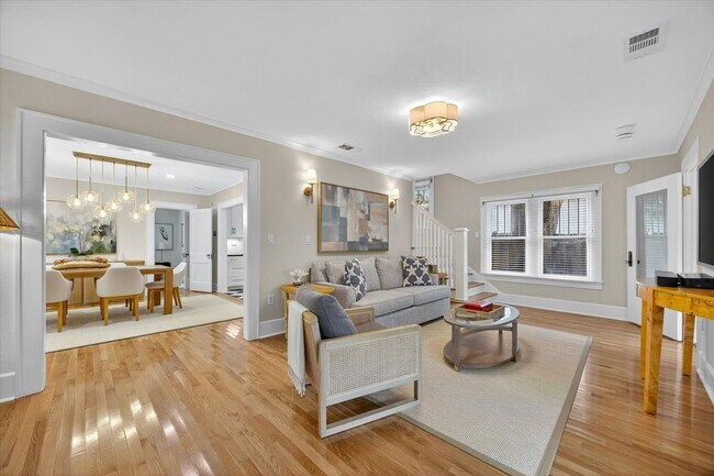 Foto del edificio - 221 13TH Ave