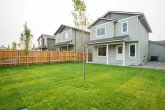 Building Photo - 489 S Kansas Loop