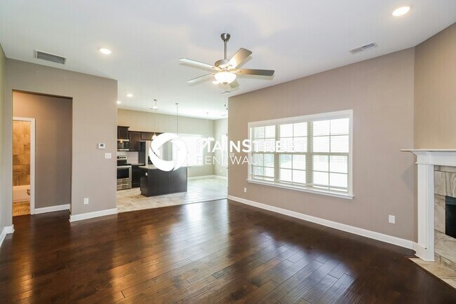 Foto del edificio - 5 Bedroom Pet-Friendly Home in Oakland, TN with Main Street Renewal